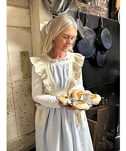 Folkwear 303 English Cottage Kitchen